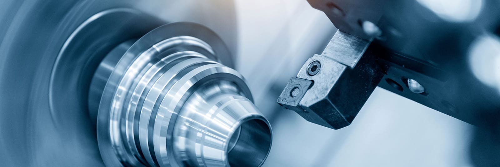 What Is a Lathe (Turning Process)? What Can It Make? Basic Knowledge on Mechanism and Features
