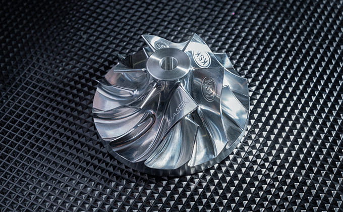 Machining an impeller using simultaneous 5-axis machining