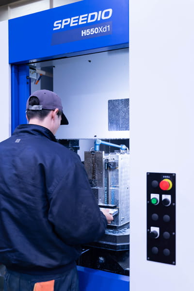 The H550Xd1 Horizontal Compact Machining Center is used for multi-product and multi-face machining.