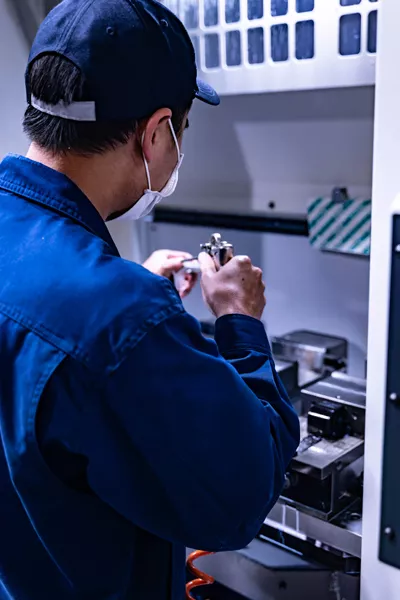 The R650X2 Pallet Changing Compact Machining Center is used for multi-item, multi-product machining.